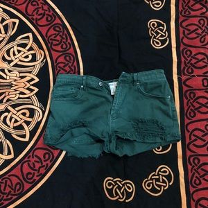 FOREVER 21 green distressed shorts